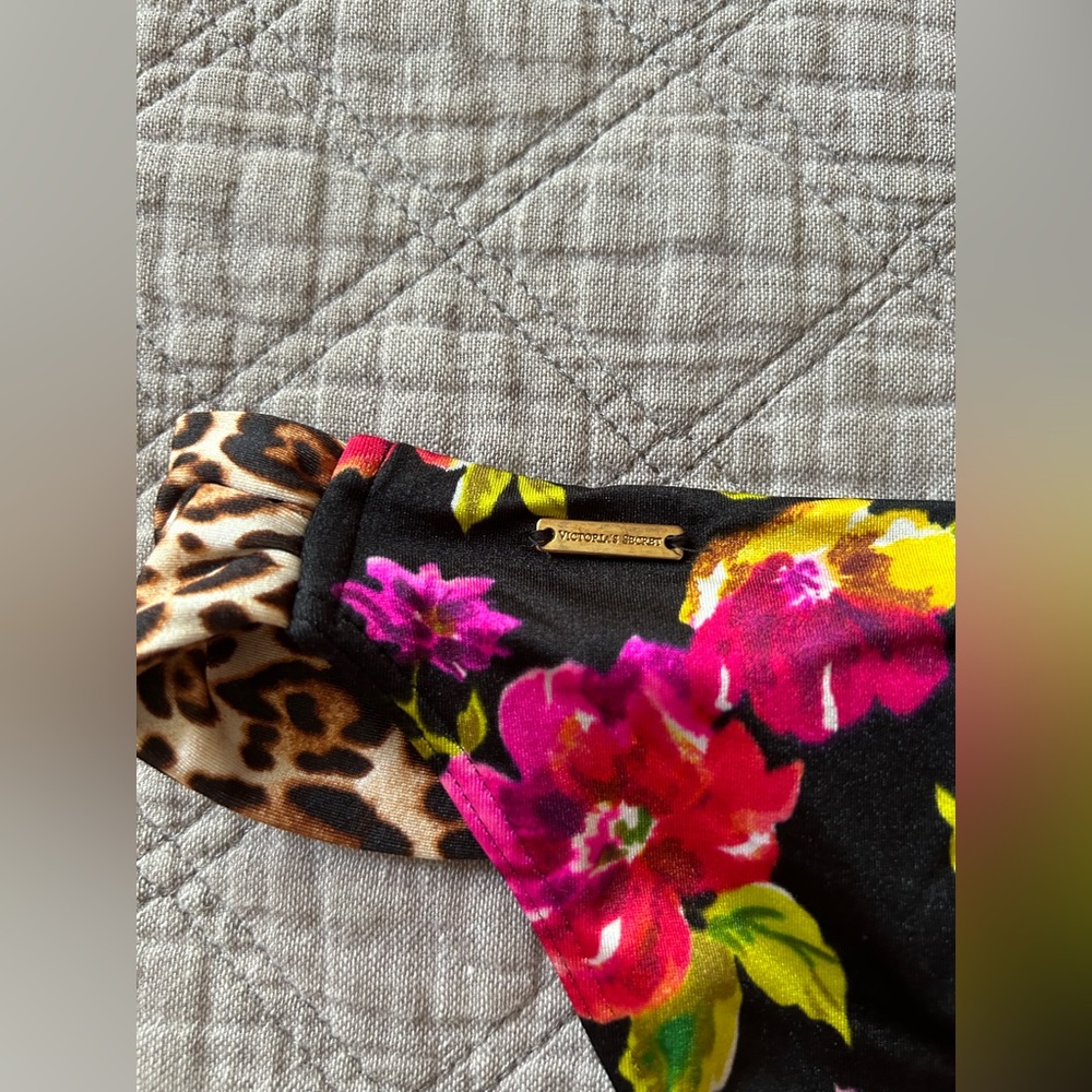 Victoria’s Secret women’s bottom swim piece - Picture 6 of 6